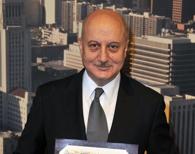 Kher awarded highest Asian honor along in UK